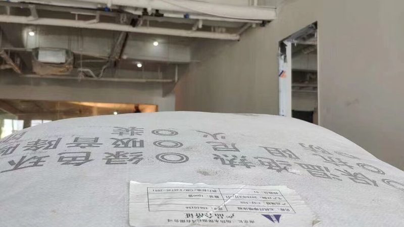 为了确保聚氨酯防水涂料施工后的质量和安全，以下注意事项需要重视：